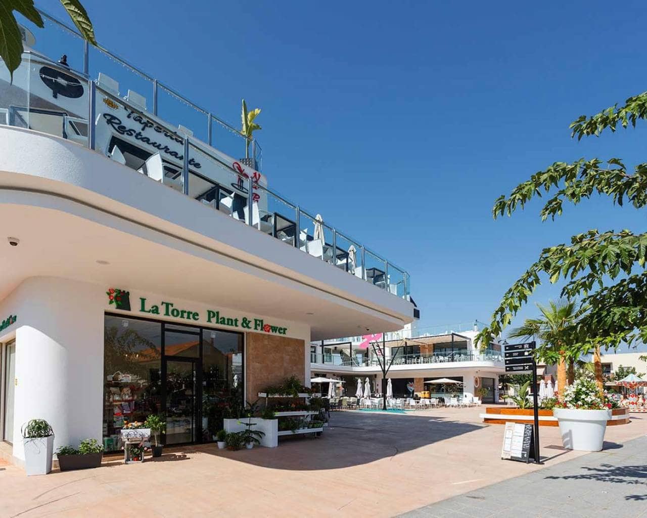 2 bedroom Bungalow for sale in Pilar de la Horadada with pool garage - € 259,900 (Ref: 8853202)