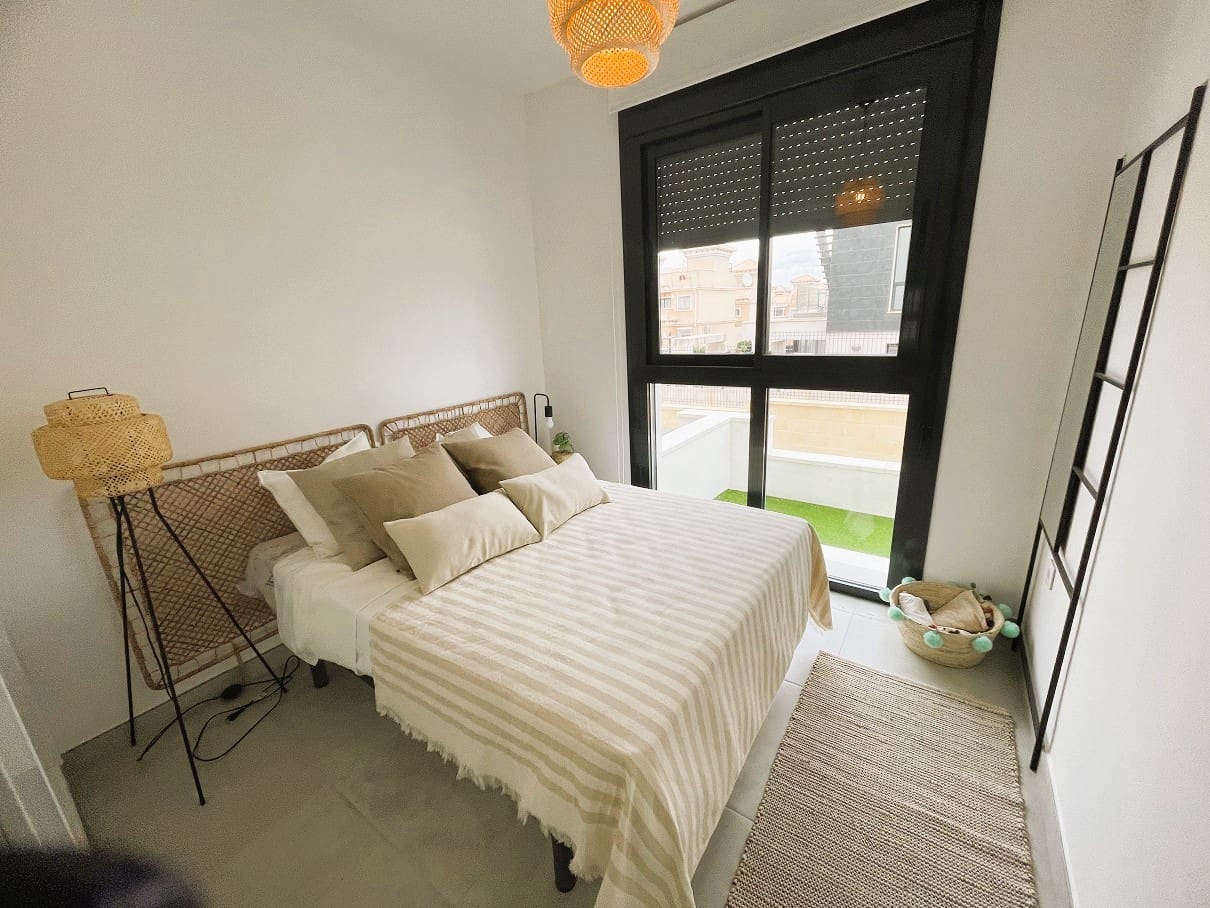 2 bedroom Apartment for sale in Orihuela Costa with pool garage - € 254,000 (Ref: 8853204)