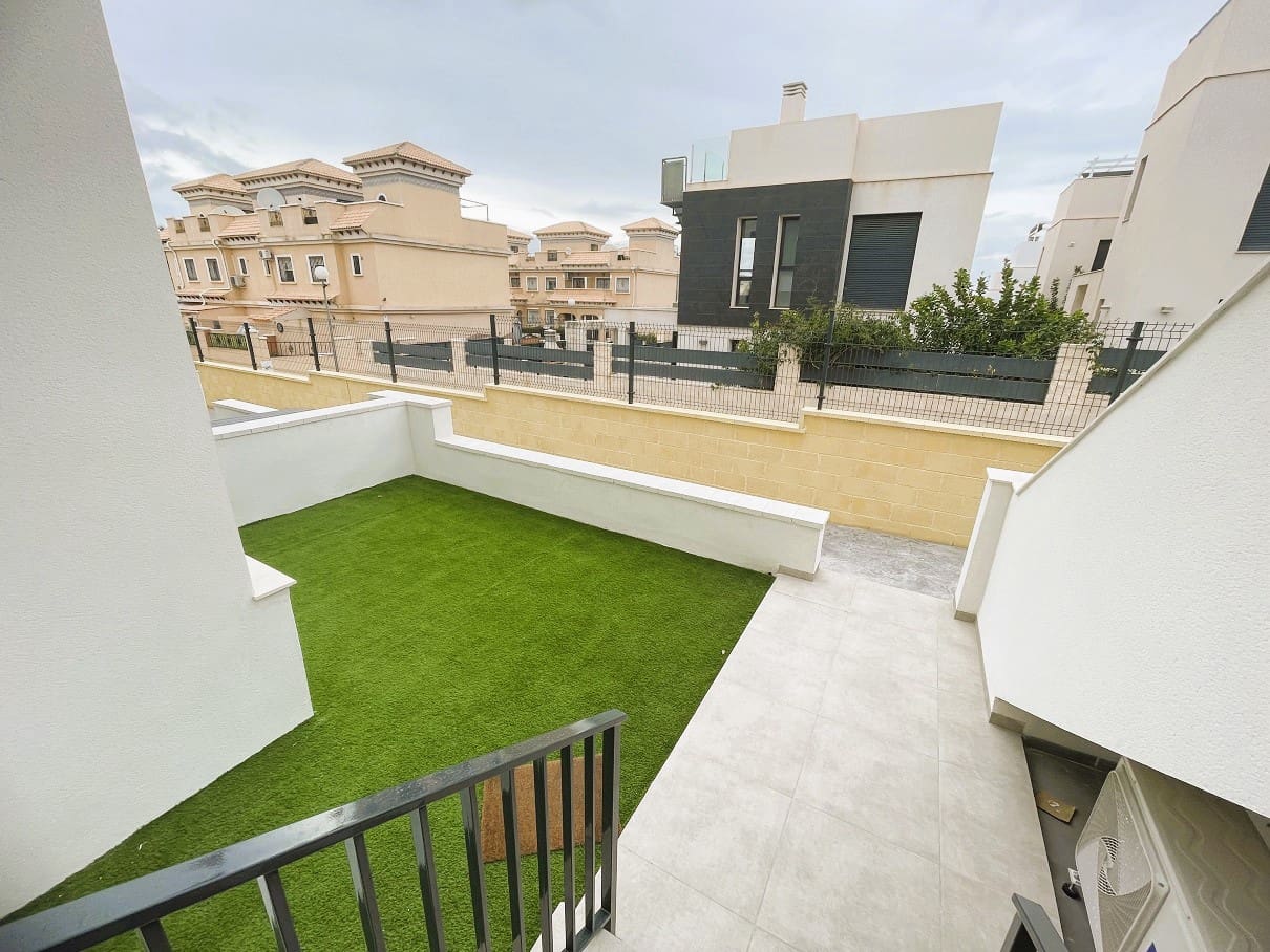 2 bedroom Apartment for sale in Orihuela Costa with pool garage - € 254,000 (Ref: 8853204)