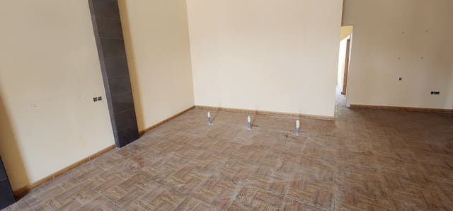 2 bedroom Commercial for sale in Pinar de Campoverde, Pilar de la Horadada - € 72,000 (Ref: 9046443)