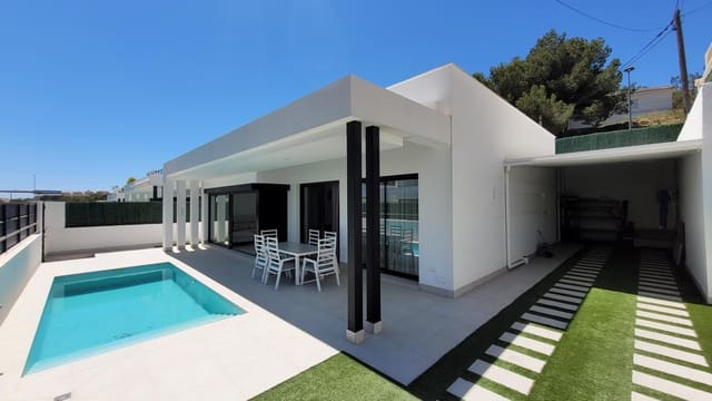 Chalet de 3 habitaciones en Pinar de Campoverde, Pilar de la Horadada en venta con piscina - 389.000 € (Ref: 9105872)