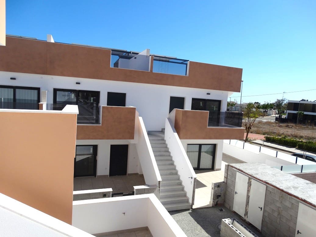 2 bedroom Apartment for sale in Pilar de la Horadada with pool garage - € 215,000 (Ref: 9105874)