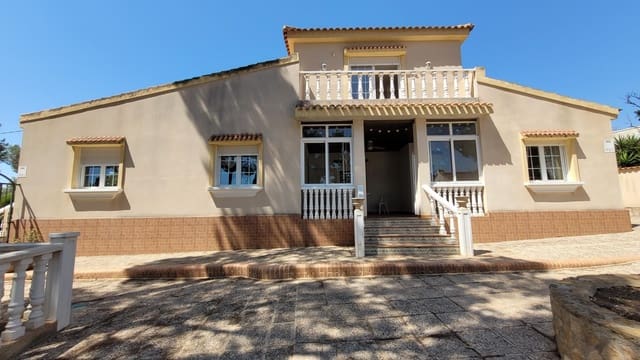 5 quarto Moradia para venda em Pinar de Campoverde, Pilar de la Horadada com piscina garagem - 480 000 € (Ref: 9109511)