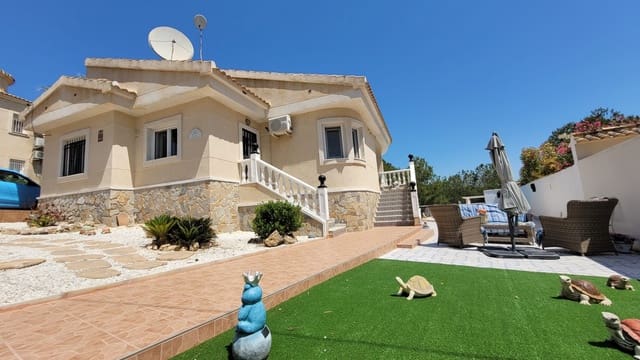 4 bedroom Villa for sale in Pinar de Campoverde, Pilar de la Horadada with pool garage - € 408,000 (Ref: 9109765)