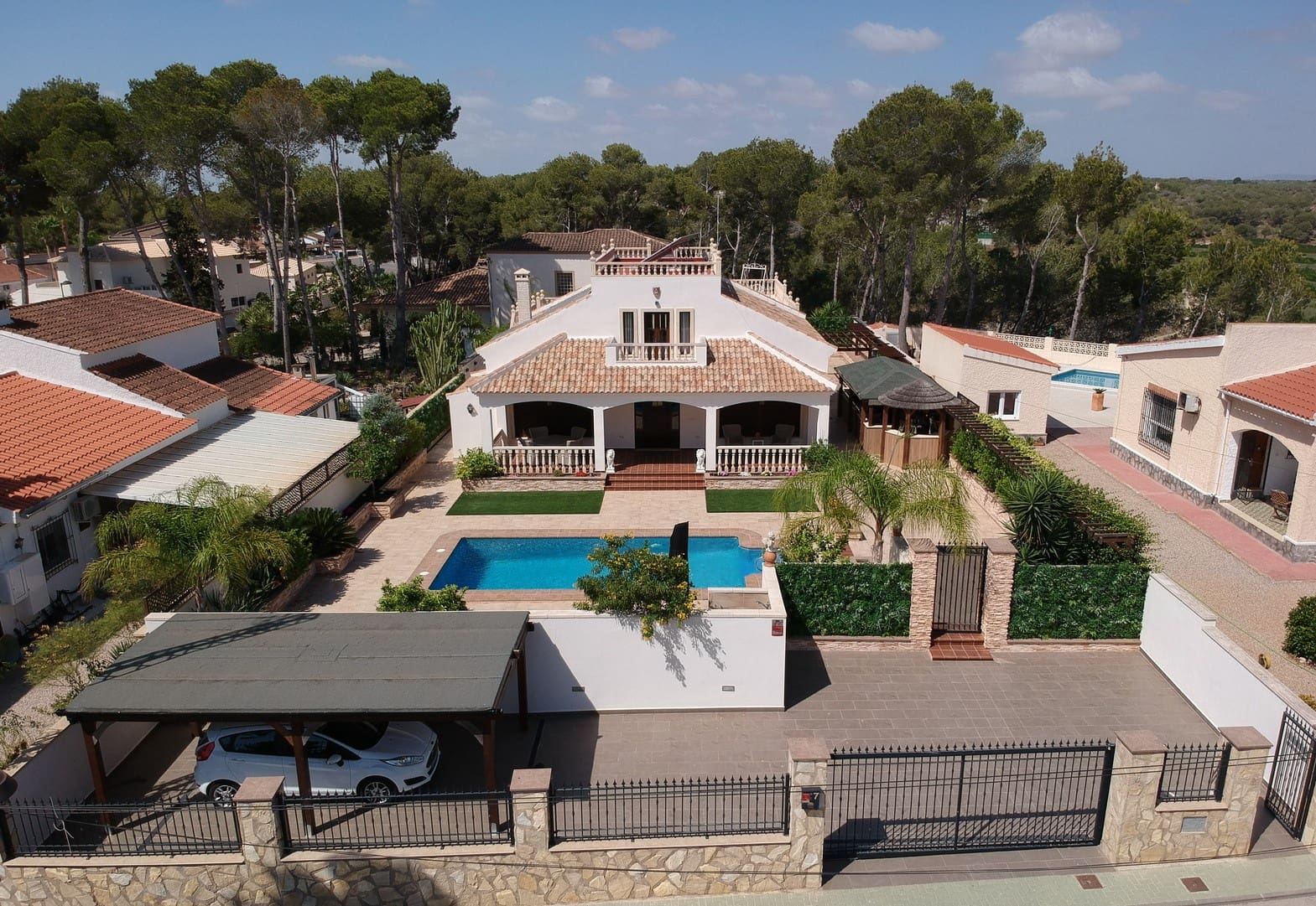 Chalet de 5 habitaciones en Pinar de Campoverde en venta con piscina garaje - 649.000 € (Ref: 9128969)