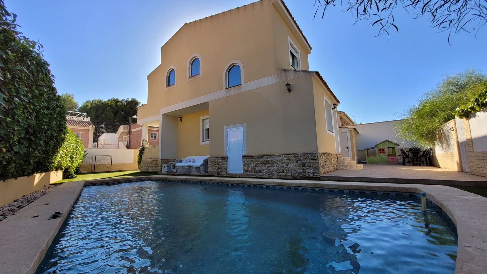 Chalet de 4 habitaciones en Pinar de Campoverde en venta con piscina garaje - 399.000 € (Ref: 9250653)