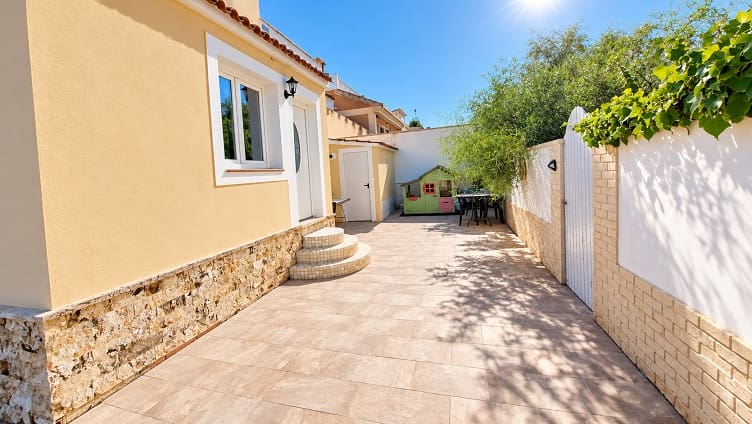 4 soveværelse Villa til salg i Pinar de Campoverde med swimmingpool garage - € 359.000 (Ref: 9250653)