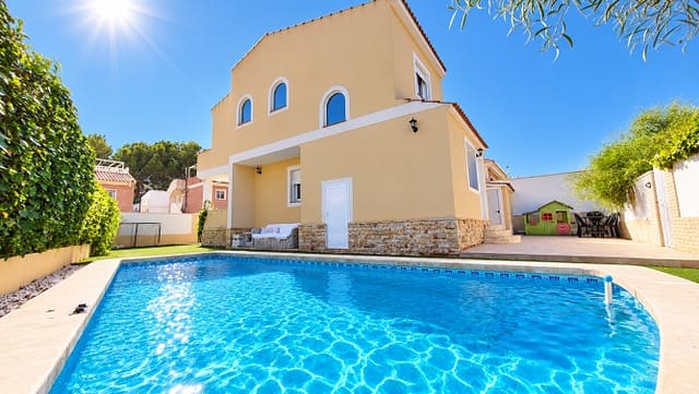 4 Zimmer Villa zu verkaufen in Pinar de Campoverde, Pilar de la Horadada mit Pool Garage - 359.000 € (Ref: 9250653)