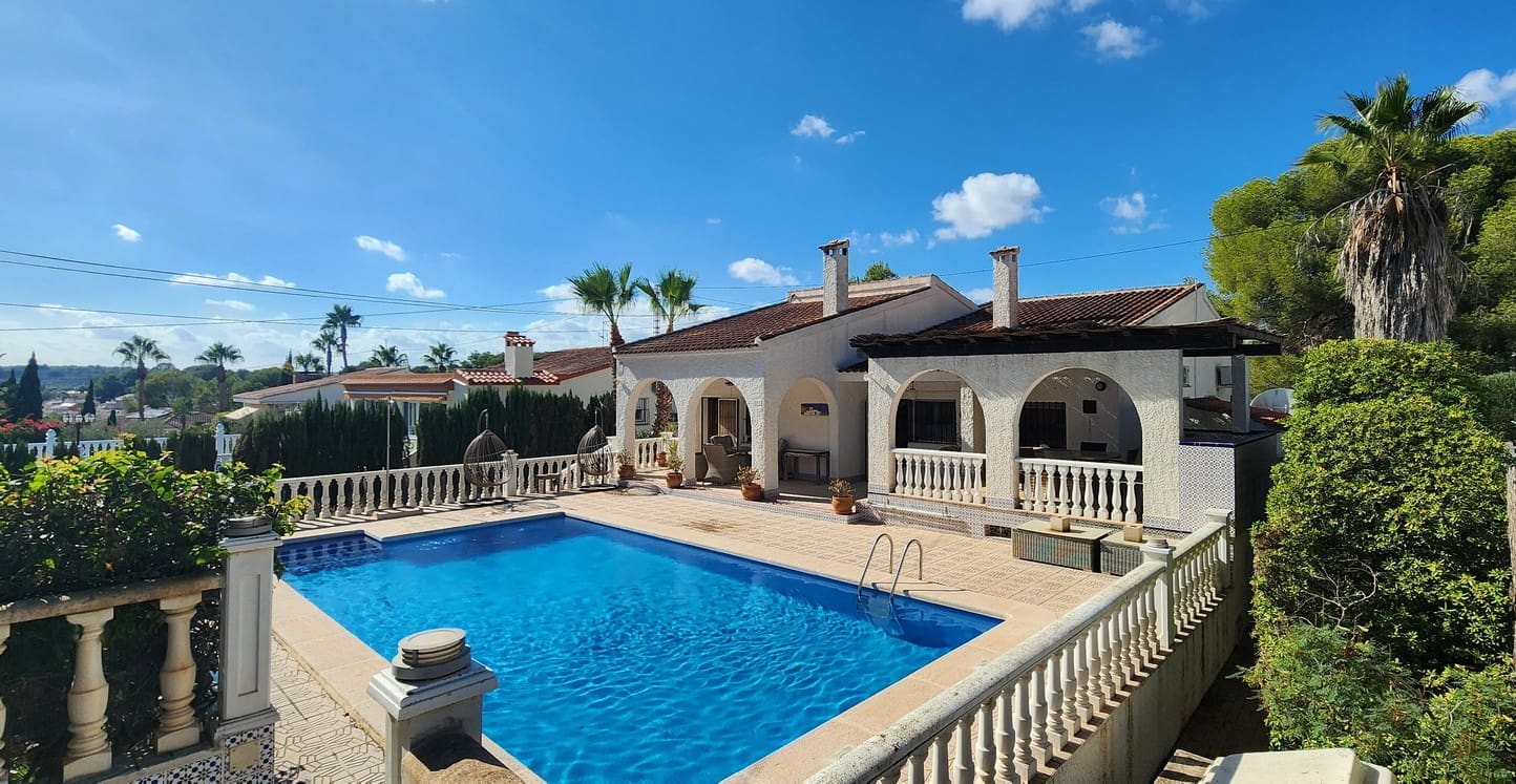 4 camera da letto Villa in vendita in Pinar de Campoverde con piscina - 450.000 € (Rif: 9279691)