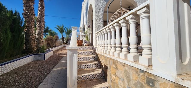 Chalet de 4 habitaciones en Pinar de Campoverde, Pilar de la Horadada en venta con piscina - 450.000 € (Ref: 9279691)