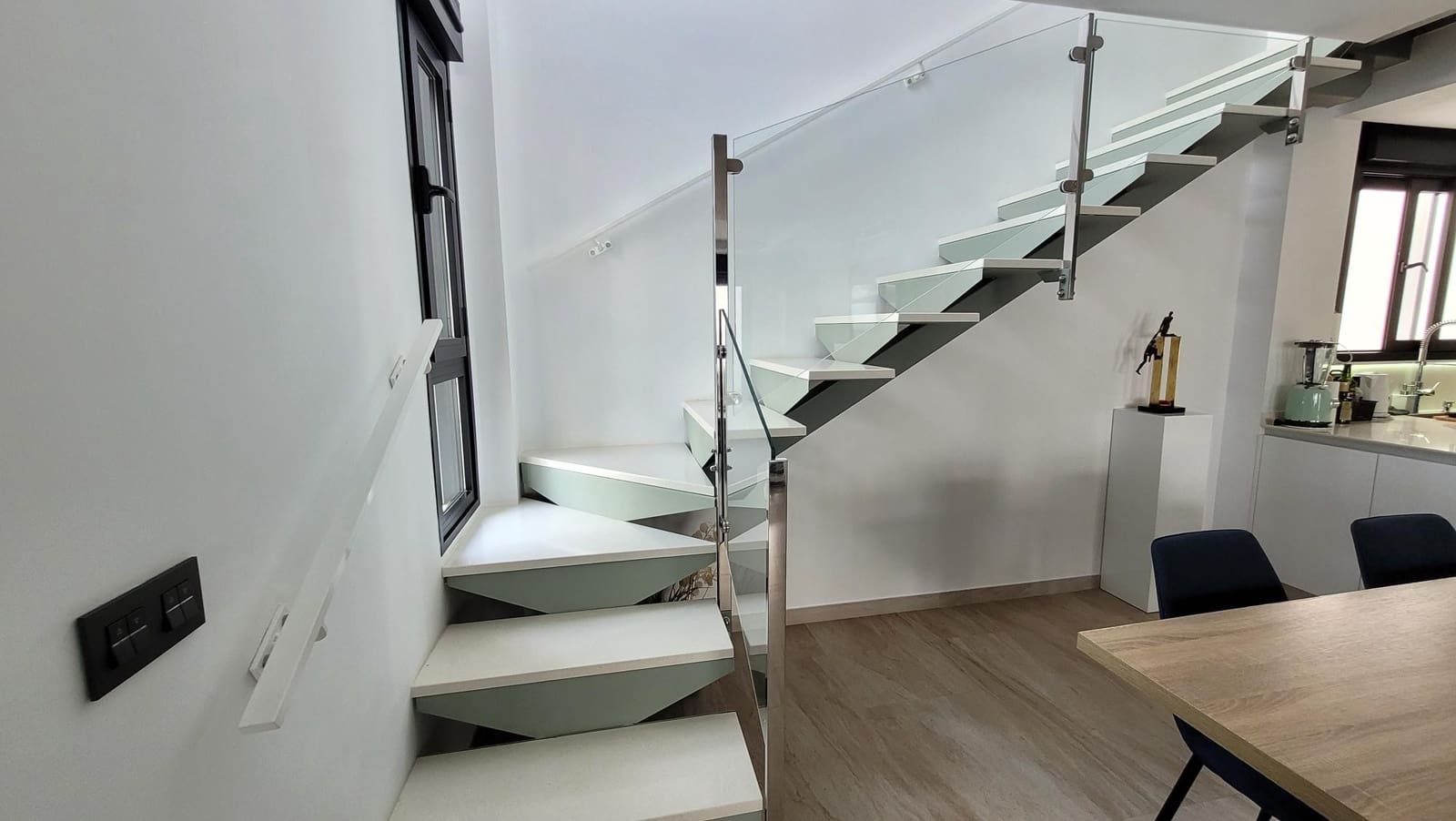 3 quarto Moradia Geminada para venda em Filipinas com piscina garagem - 489 000 € (Ref: 9676354)