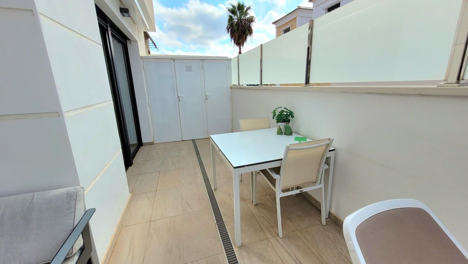 3 quarto Moradia Geminada para venda em Filipinas com piscina garagem - 489 000 € (Ref: 9676354)