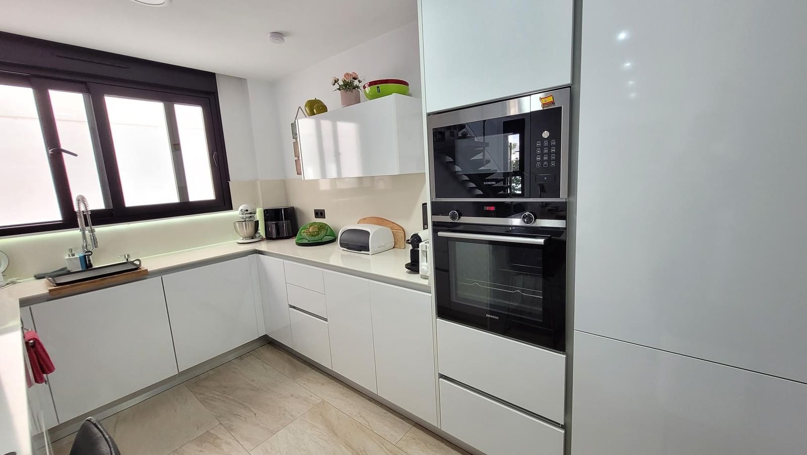 3 quarto Moradia Geminada para venda em Filipinas com piscina garagem - 489 000 € (Ref: 9676354)