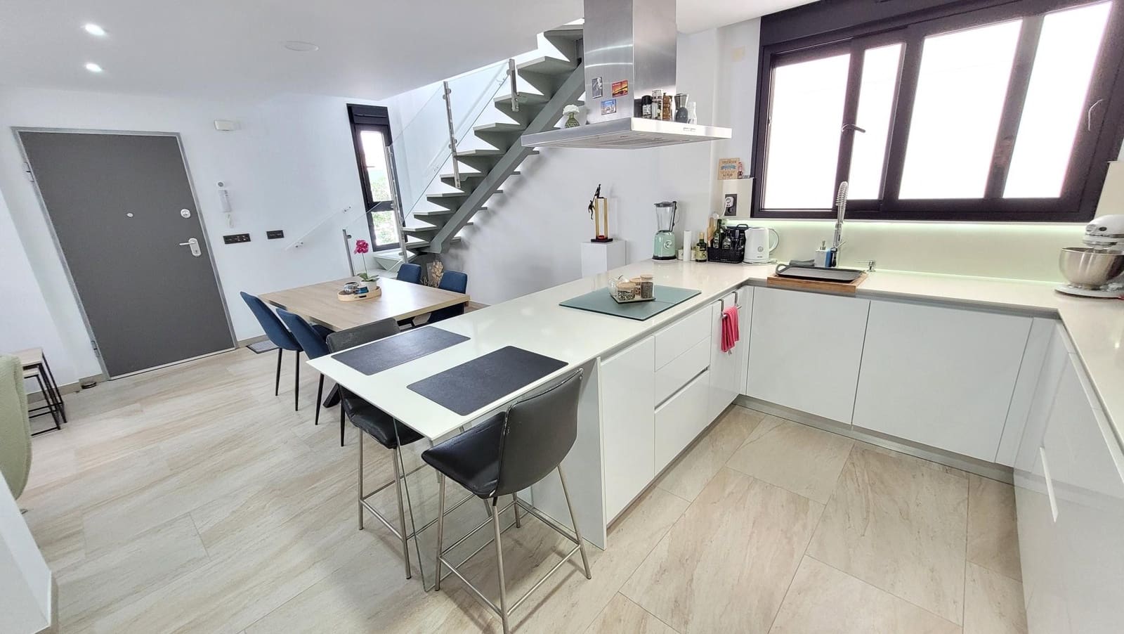 3 quarto Moradia Geminada para venda em Filipinas com piscina garagem - 489 000 € (Ref: 9676354)