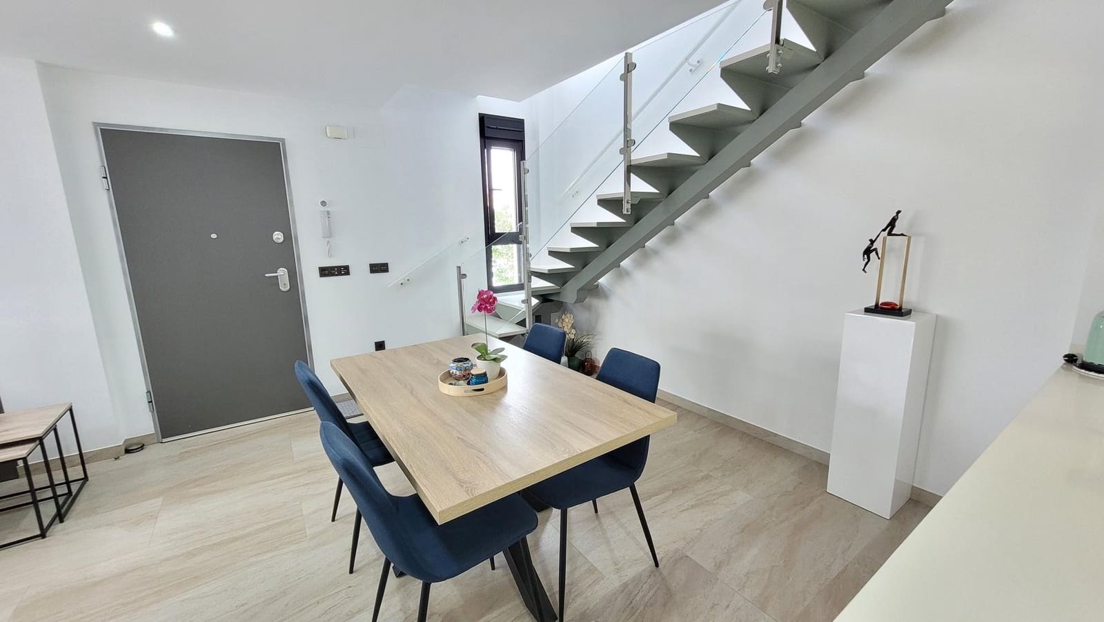 3 quarto Moradia Geminada para venda em Filipinas com piscina garagem - 489 000 € (Ref: 9676354)