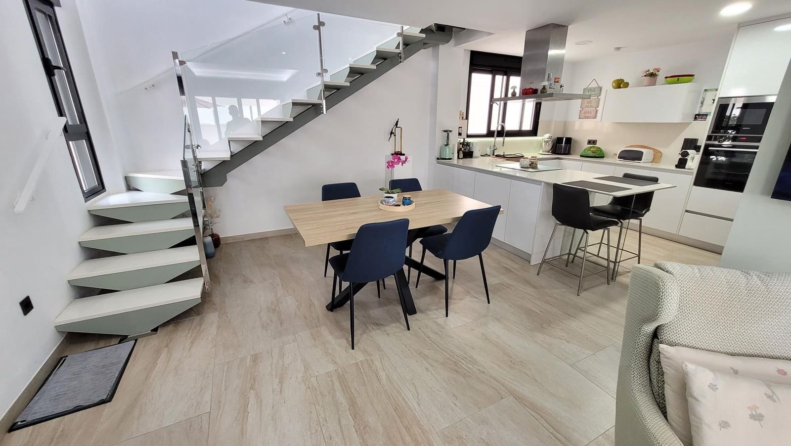 3 quarto Moradia Geminada para venda em Filipinas com piscina garagem - 489 000 € (Ref: 9676354)