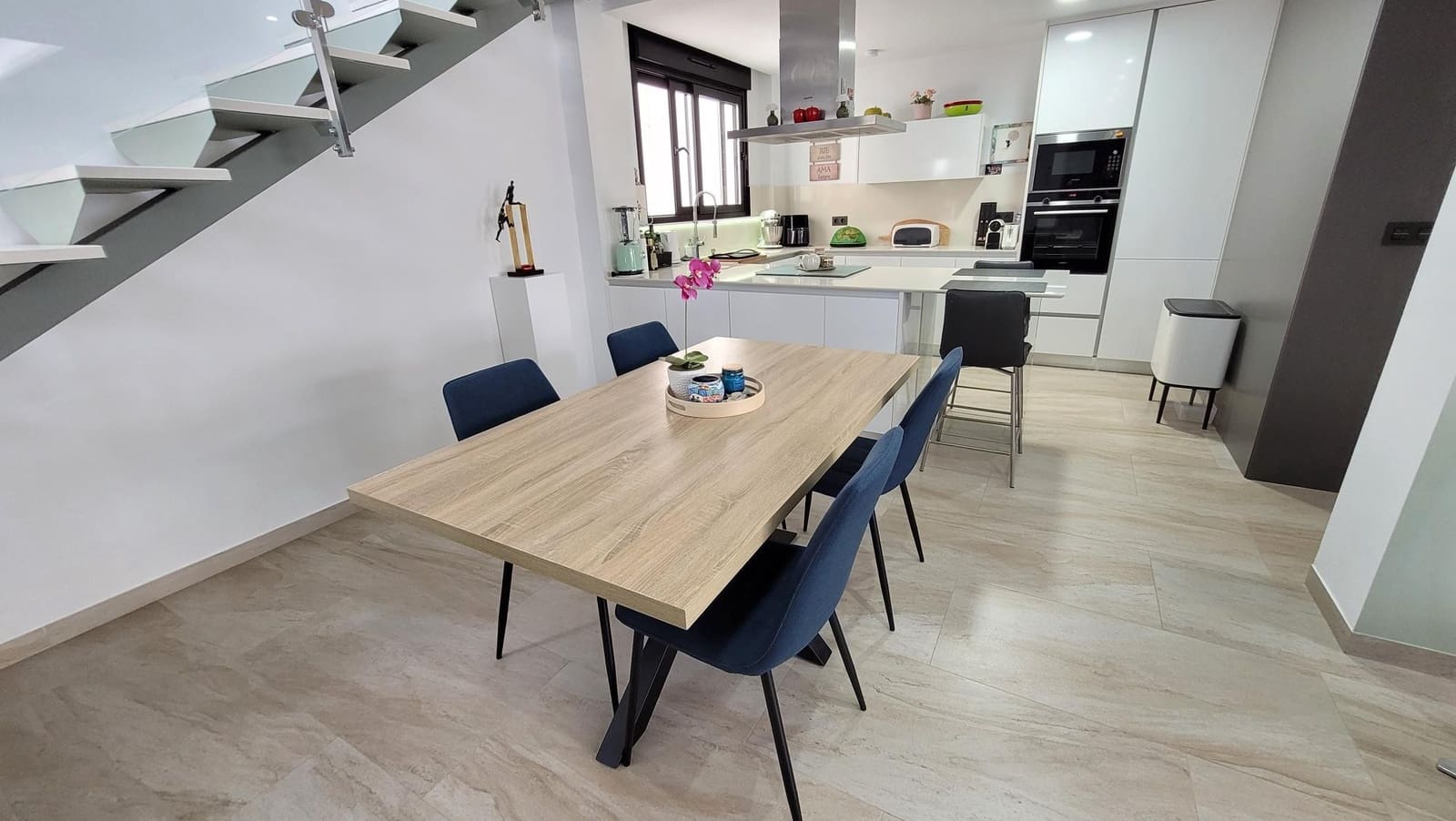 3 quarto Moradia Geminada para venda em Filipinas com piscina garagem - 489 000 € (Ref: 9676354)