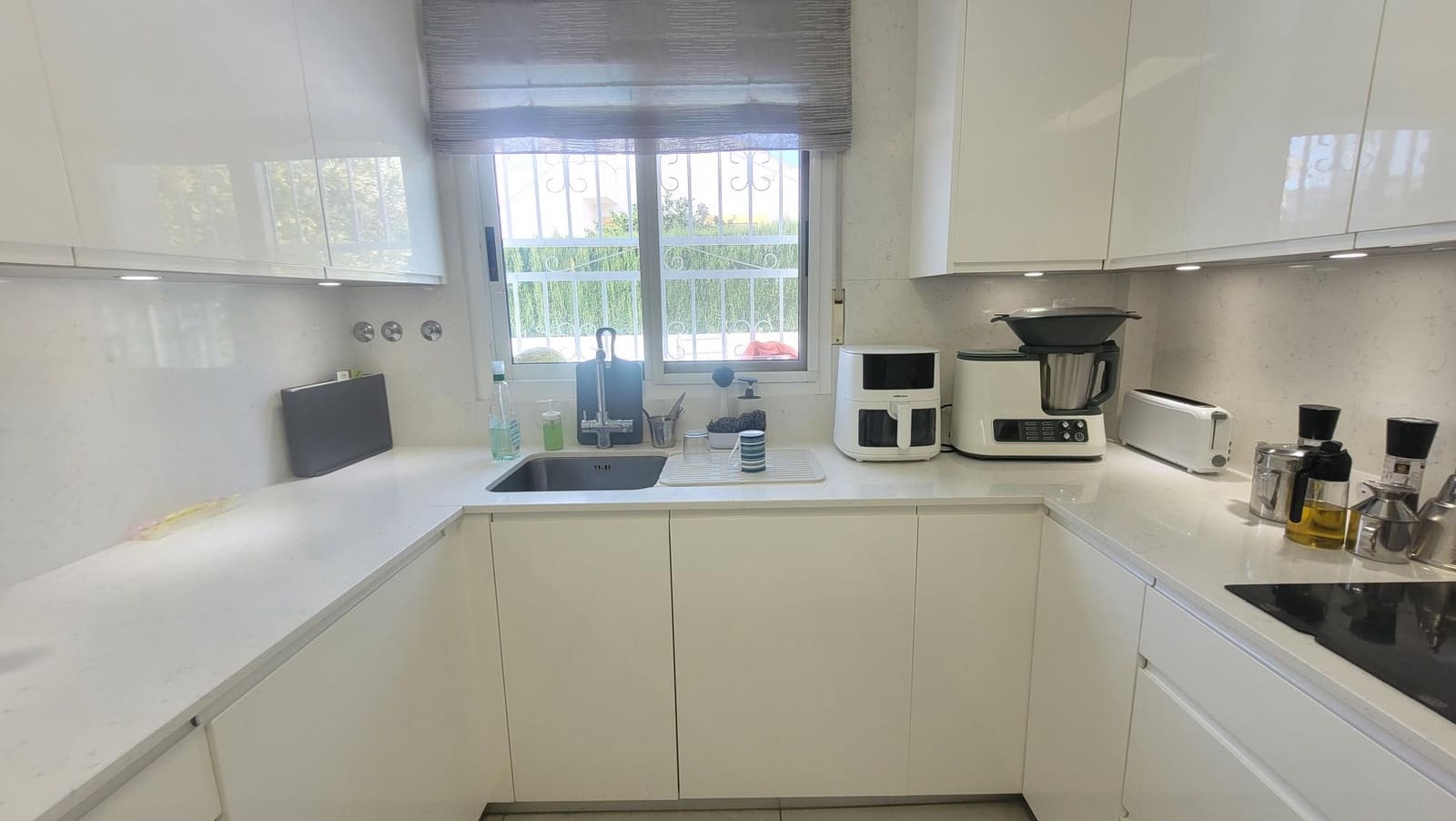 4 slaapkamer Villa te koop in Pinar de Campoverde met zwembad garage - € 460.000 (Ref: 9676363)