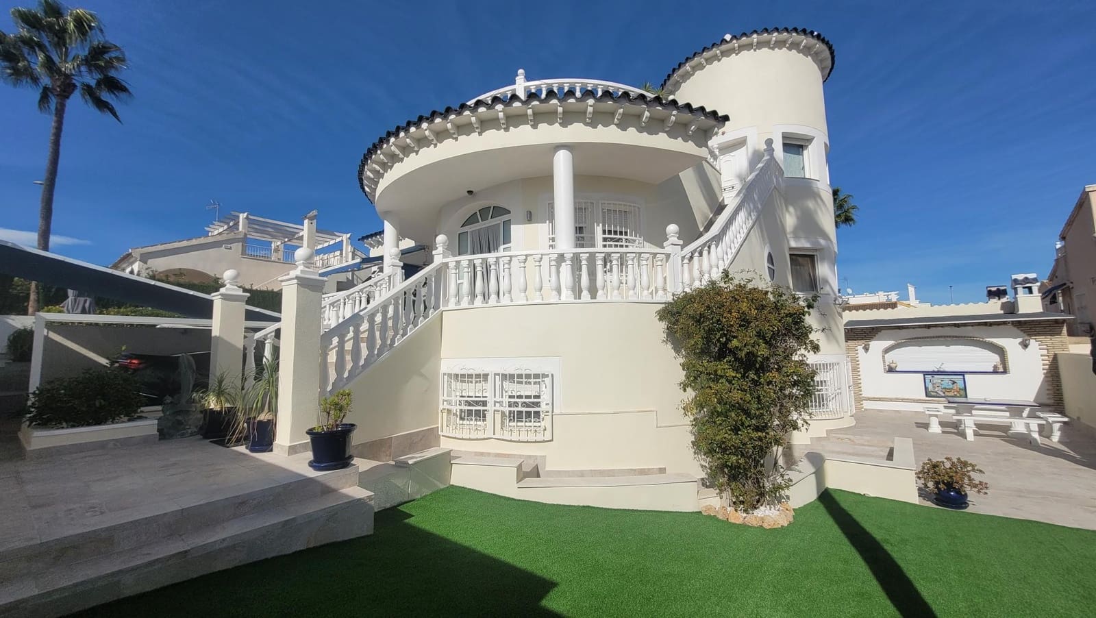 4 slaapkamer Villa te koop in Pinar de Campoverde met zwembad garage - € 460.000 (Ref: 9676363)