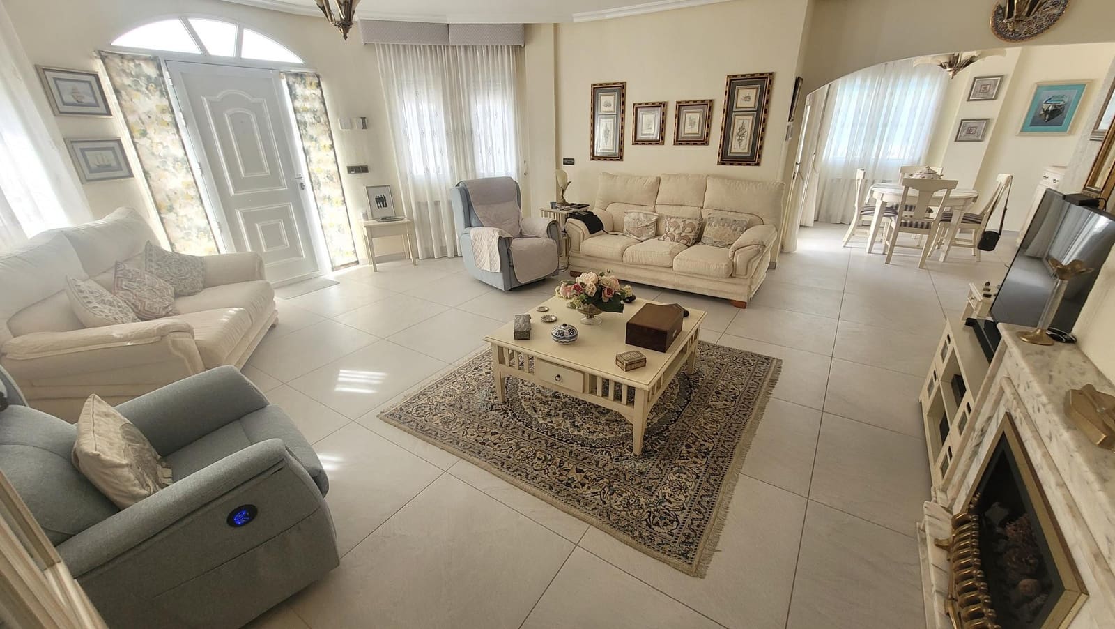 4 slaapkamer Villa te koop in Pinar de Campoverde met zwembad garage - € 460.000 (Ref: 9676363)