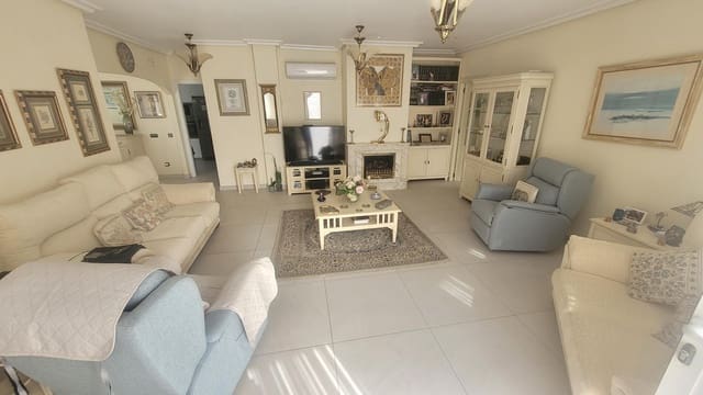 4 bedroom Villa for sale in Pinar de Campoverde, Pilar de la Horadada with pool garage - € 460,000 (Ref: 9676363)