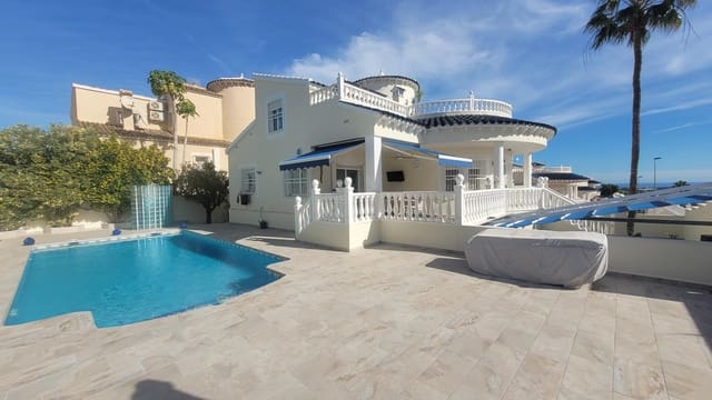 4 bedroom Villa for sale in Pinar de Campoverde, Pilar de la Horadada with pool garage - € 460,000 (Ref: 9676363)