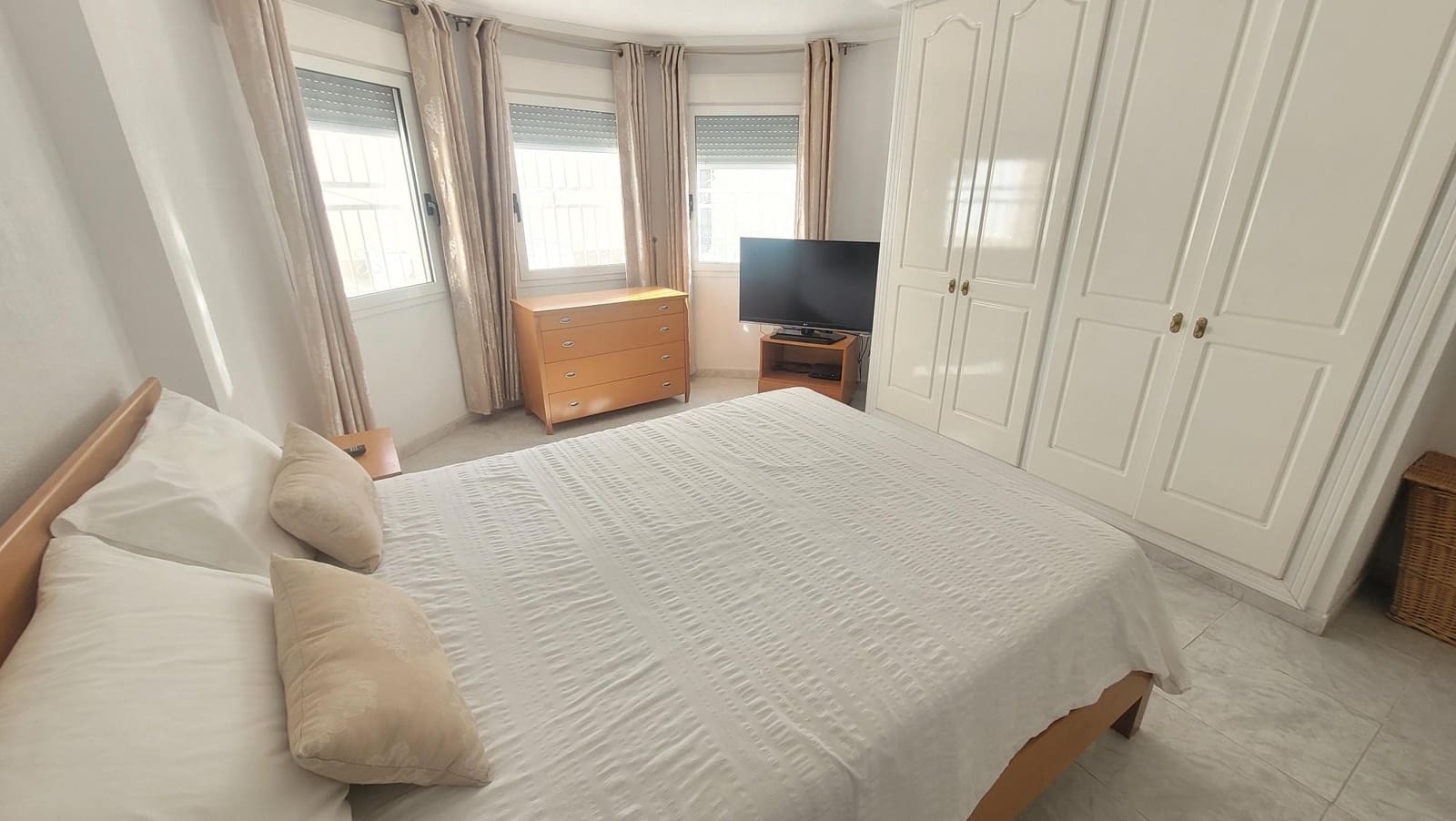 4 slaapkamer Villa te koop in Pinar de Campoverde met zwembad garage - € 460.000 (Ref: 9676363)