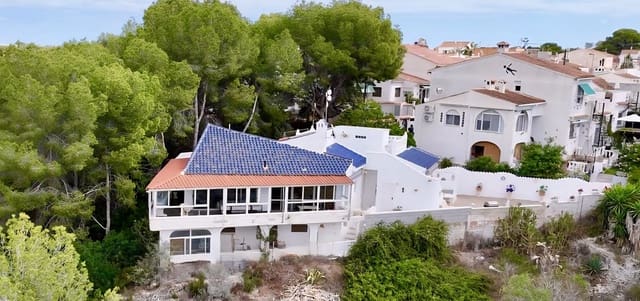 3 bedroom Villa for sale in Pinar de Campoverde, Pilar de la Horadada with garage - € 319,950 (Ref: 9676367)