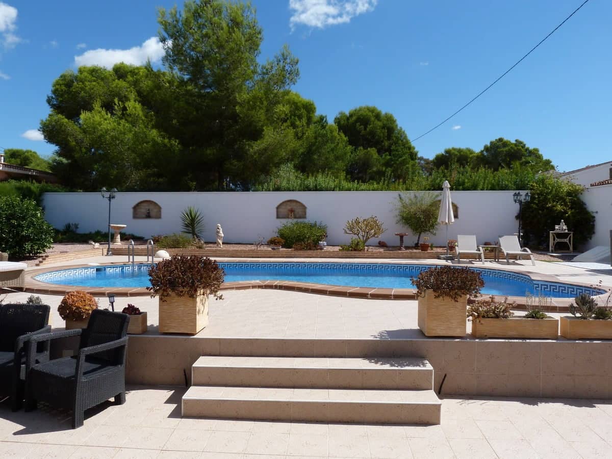 3 bedroom Villa for sale in Pinar de Campoverde with pool garage - € 439,000 (Ref: 9676369)
