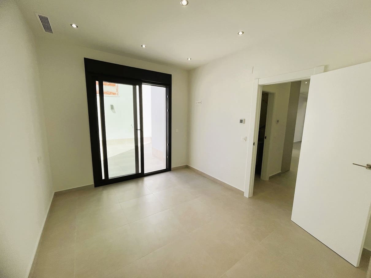 3 soveværelse Semi-Rækkehus til salg i Heredades med swimmingpool garage - € 359.000 (Ref: 9676370)