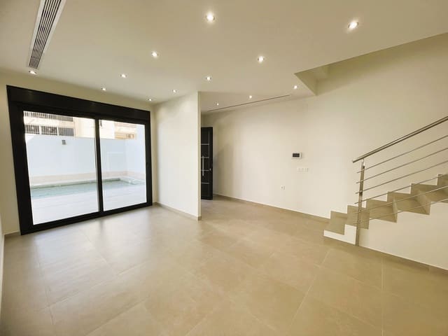 3 soveværelse Semi-Rækkehus til salg i Heredades, Almoradí med swimmingpool garage - € 359.000 (Ref: 9676370)