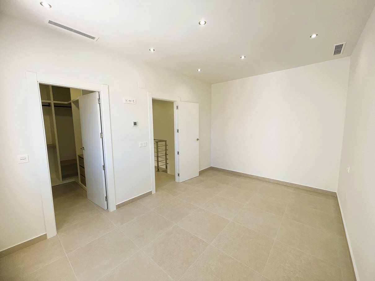 3 soveværelse Semi-Rækkehus til salg i Heredades med swimmingpool garage - € 359.000 (Ref: 9676370)