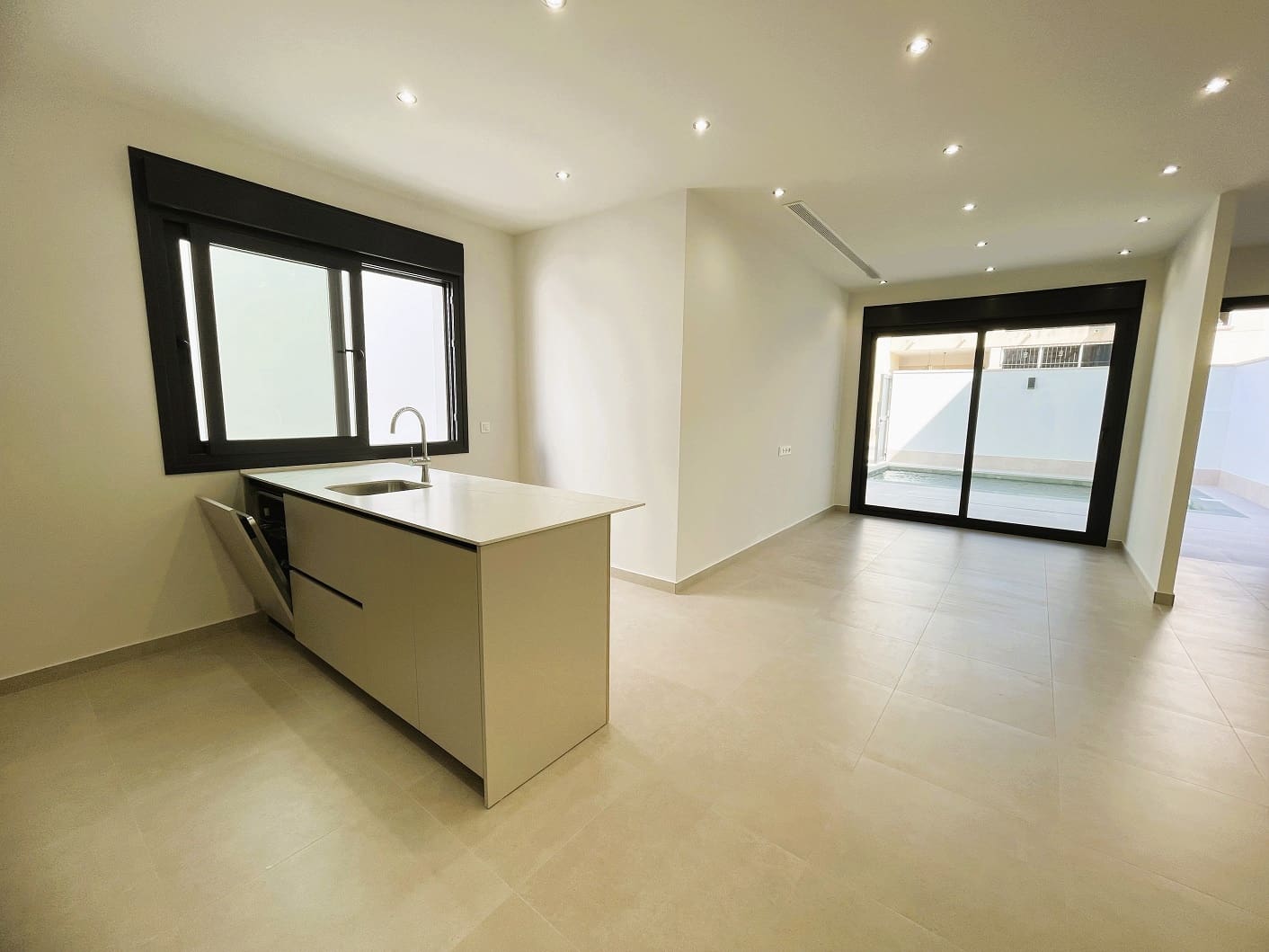 3 soveværelse Semi-Rækkehus til salg i Heredades med swimmingpool garage - € 359.000 (Ref: 9676370)