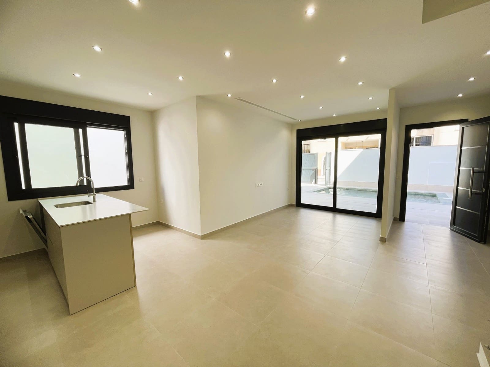 3 soveværelse Semi-Rækkehus til salg i Heredades med swimmingpool garage - € 359.000 (Ref: 9676370)