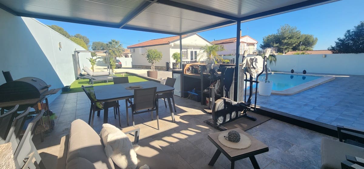 2 Zimmer Villa zu verkaufen in Pinar de Campoverde mit Pool - 329.000 € (Ref: 9676371)