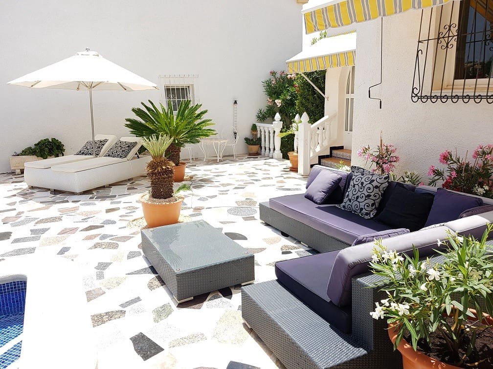 3 camera da letto Villa in vendita in Pinar de Campoverde con piscina garage - 349.950 € (Rif: 9676373)