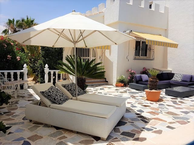 3 slaapkamer Villa te koop in Pinar de Campoverde, Pilar de la Horadada met zwembad garage - € 349.950 (Ref: 9676373)