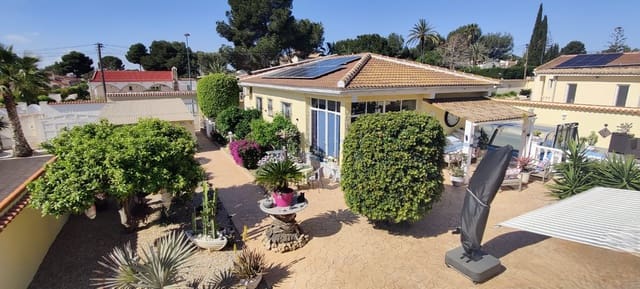 4 bedroom Villa for sale in Pinar de Campoverde, Pilar de la Horadada with pool garage - € 450,000 (Ref: 9676374)