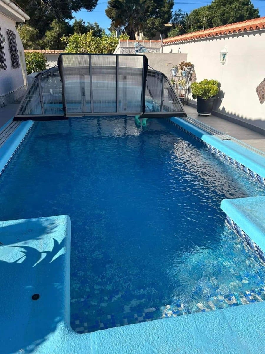 4 bedroom Villa for sale in Pinar de Campoverde with pool garage - € 450,000 (Ref: 9676374)