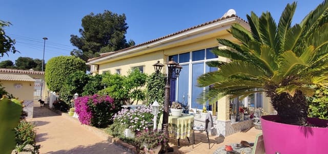 4 bedroom Villa for sale in Pinar de Campoverde, Pilar de la Horadada with pool garage - € 450,000 (Ref: 9676374)