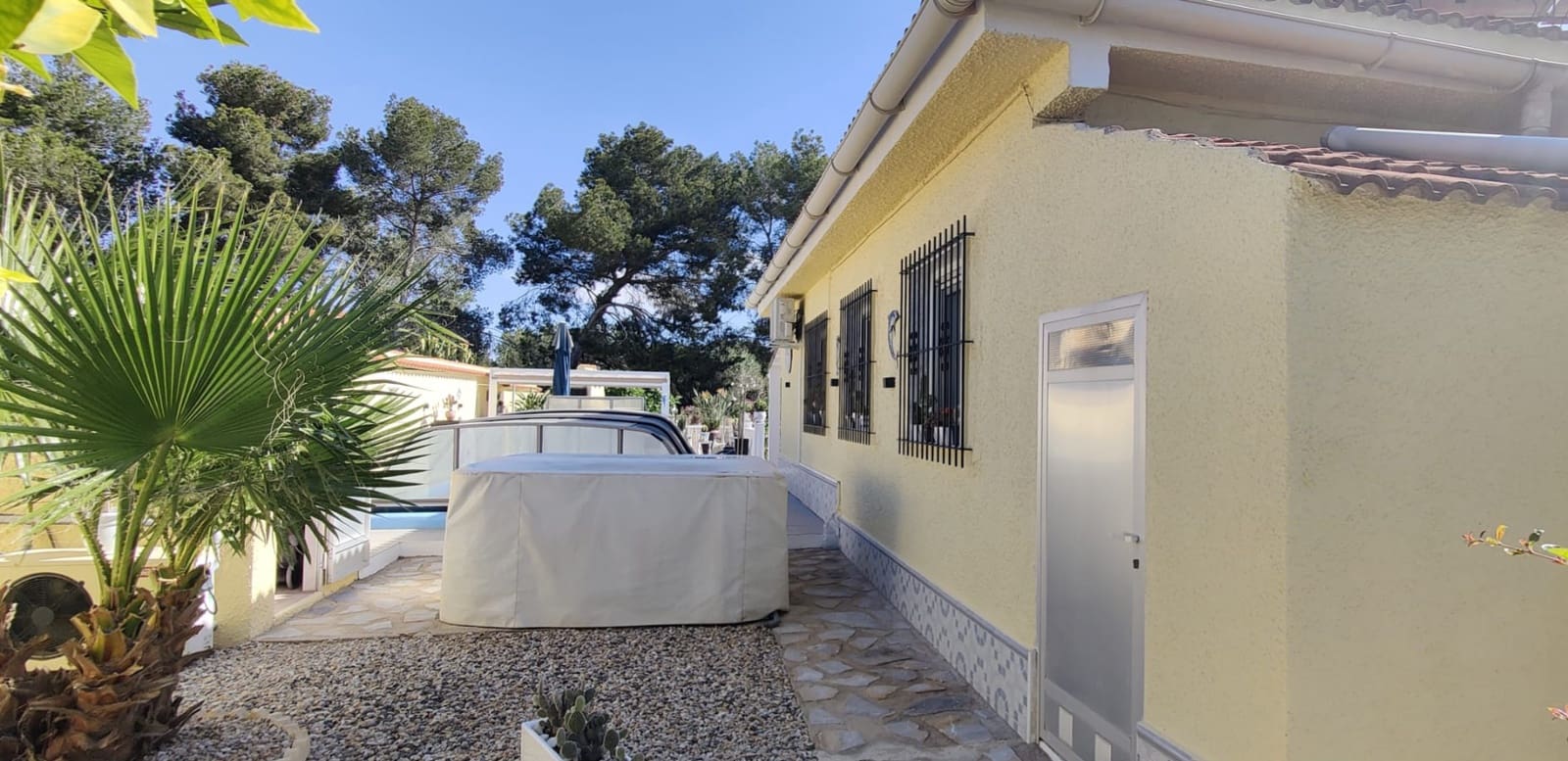 4 bedroom Villa for sale in Pinar de Campoverde with pool garage - € 450,000 (Ref: 9676374)