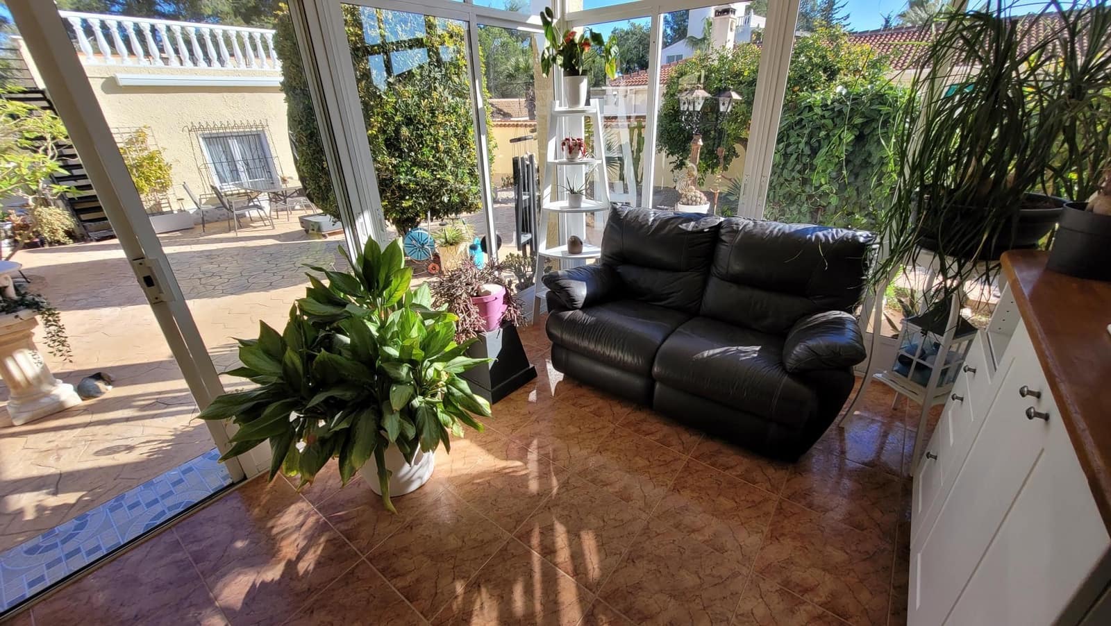 4 bedroom Villa for sale in Pinar de Campoverde with pool garage - € 450,000 (Ref: 9676374)