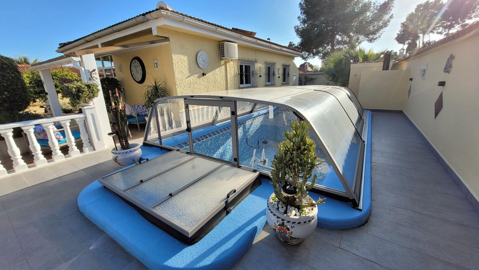 4 bedroom Villa for sale in Pinar de Campoverde with pool garage - € 450,000 (Ref: 9676374)