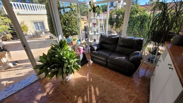 4 bedroom Villa for sale in Pinar de Campoverde, Pilar de la Horadada with pool garage - € 450,000 (Ref: 9676374)