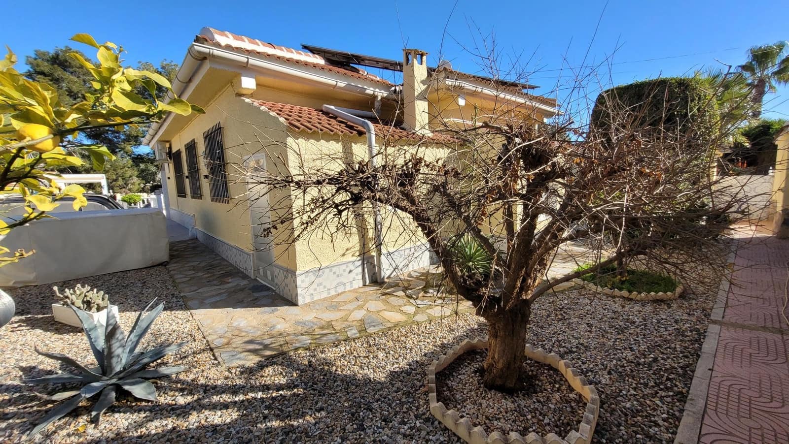 4 bedroom Villa for sale in Pinar de Campoverde with pool garage - € 450,000 (Ref: 9676374)