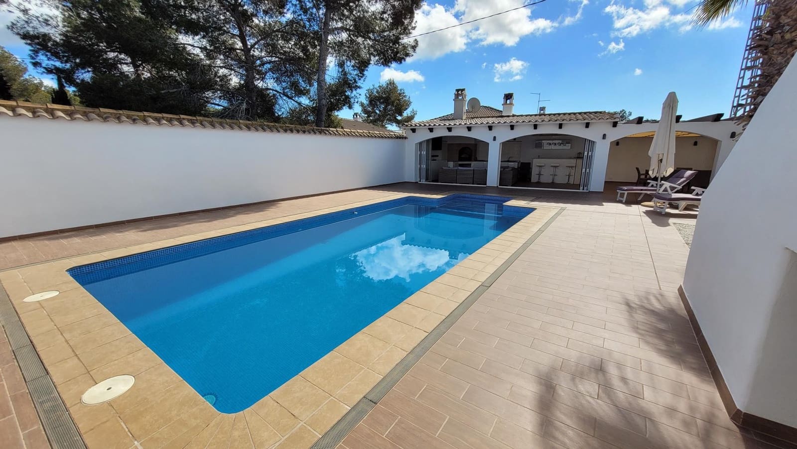 2 bedroom Villa for sale in Pinar de Campoverde with pool garage - € 399,000 (Ref: 9676375)