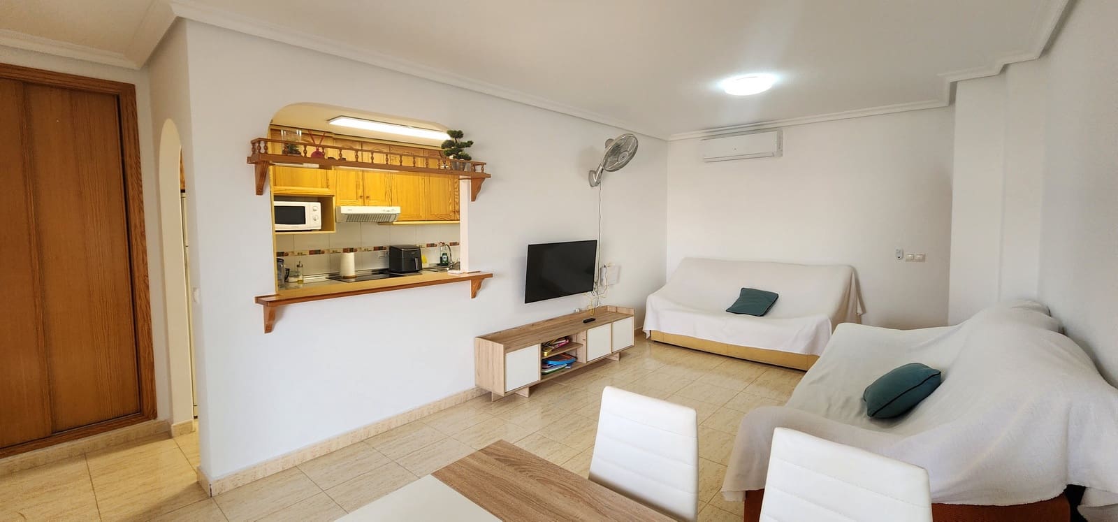 2 bedroom Beach Apartment for sale in Pilar de la Horadada with pool - € 214,900 (Ref: 9676387)