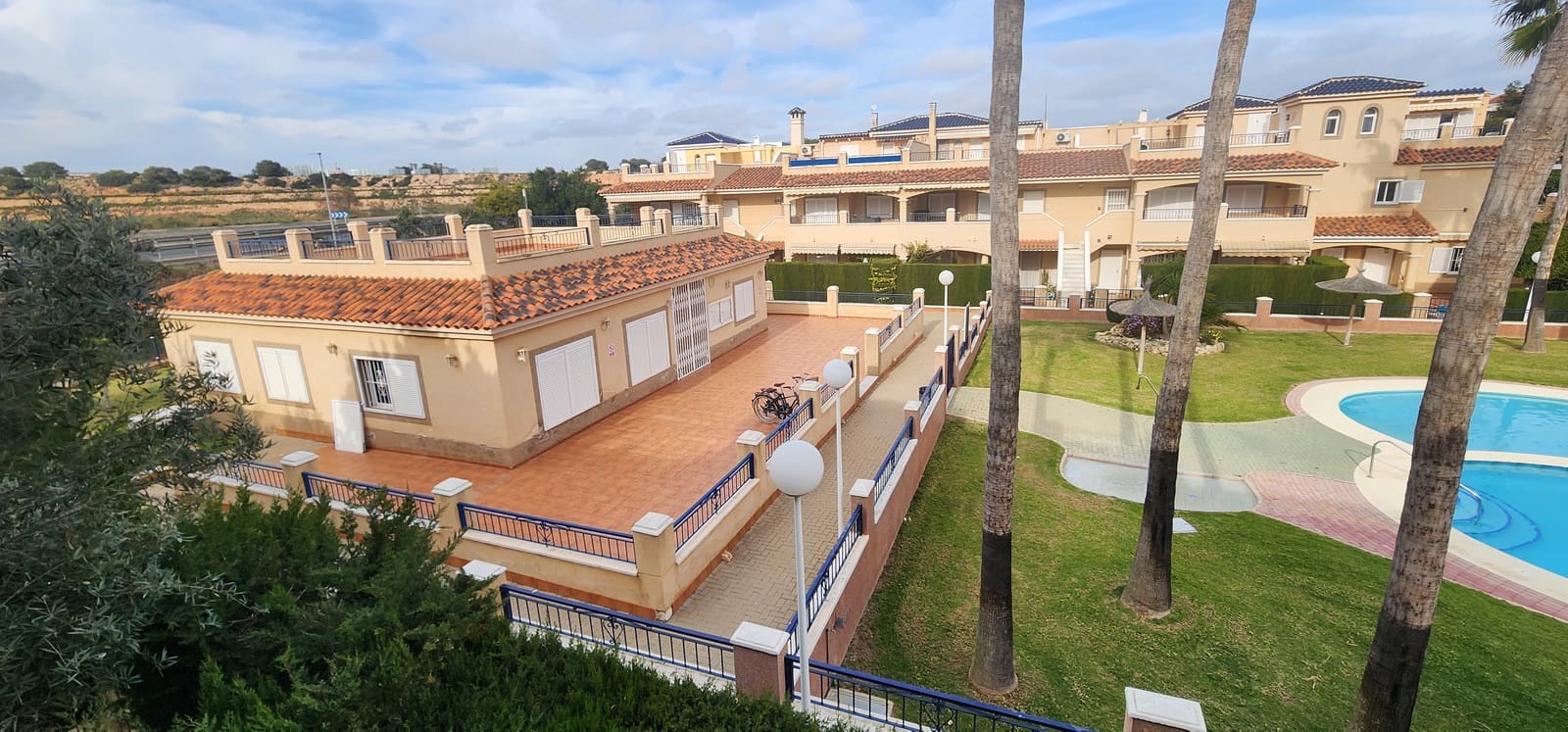 2 bedroom Beach Apartment for sale in Pilar de la Horadada with pool - € 214,900 (Ref: 9676387)