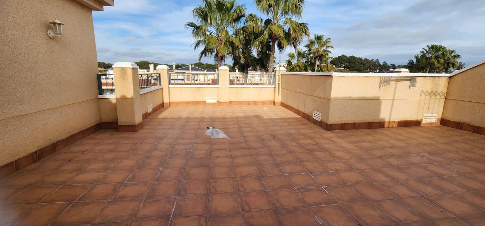 2 bedroom Beach Apartment for sale in Pilar de la Horadada with pool - € 214,900 (Ref: 9676387)