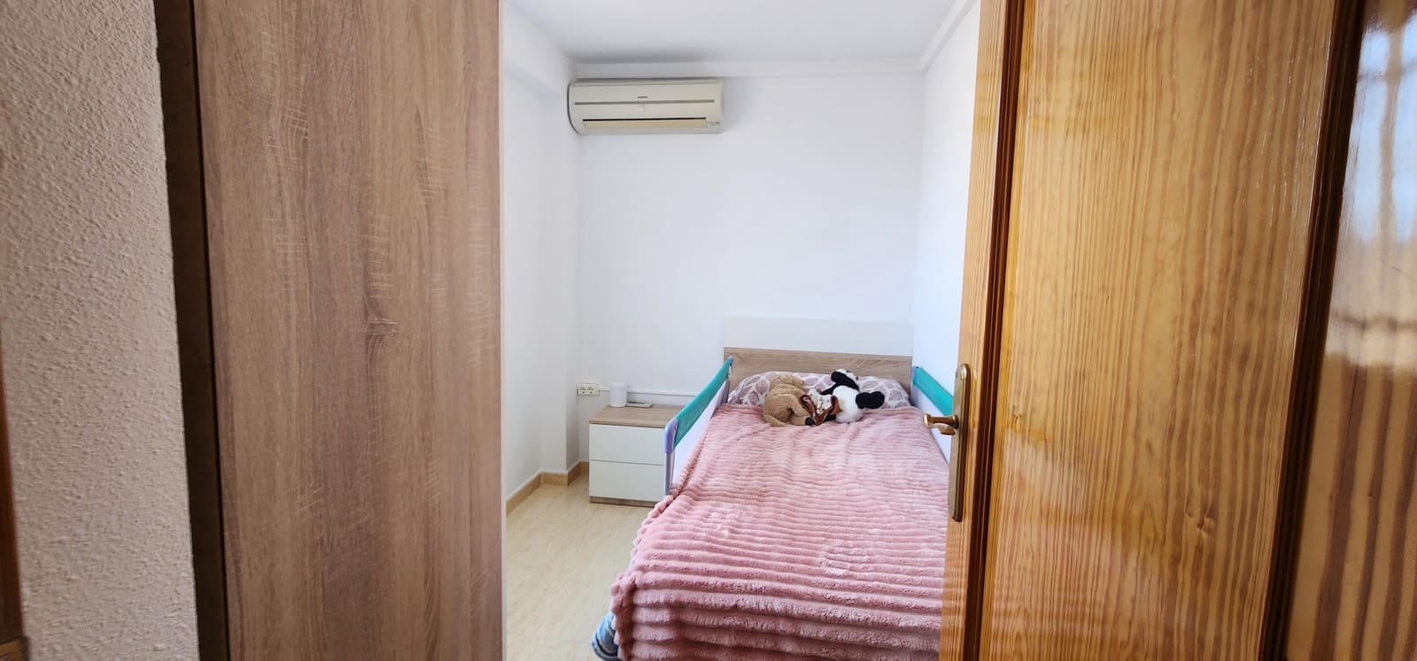 2 bedroom Beach Apartment for sale in Pilar de la Horadada with pool - € 214,900 (Ref: 9676387)